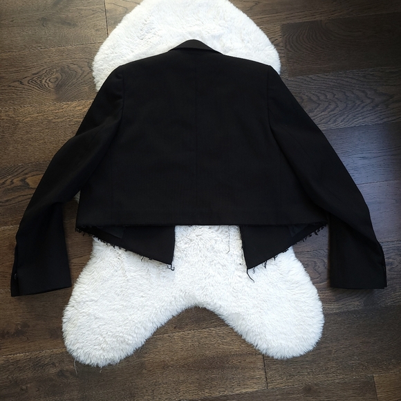Ann Demeulemester Inge Minimilist Cropped Raw Hem Blazer - Picture 10 of 11